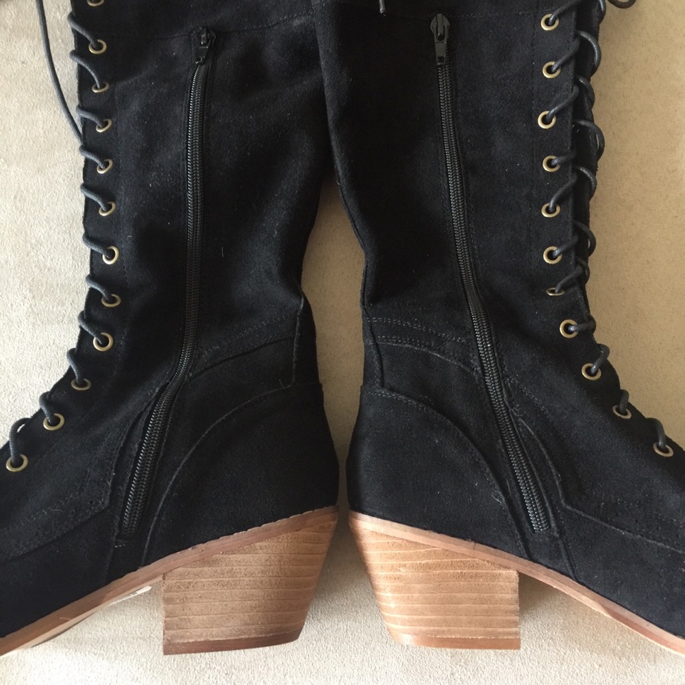 Mi.iM 'The 1812' Knee High Lace Up Boot - Picture 6 of 7
